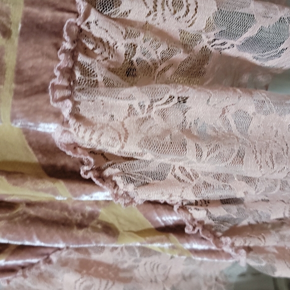 Vintage inspired Lace Top - Picture 3 of 4